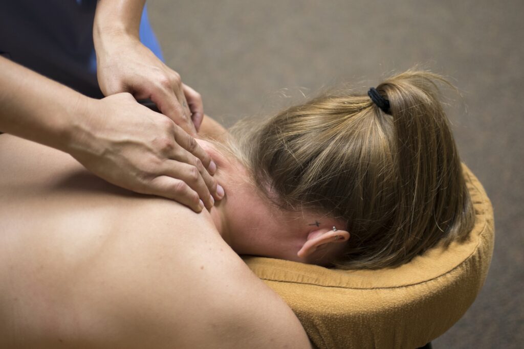 massage-2333200_1920